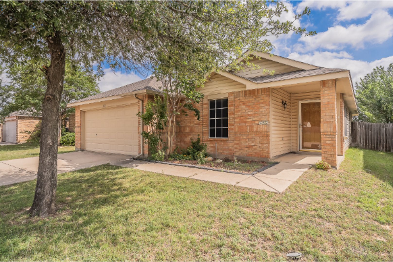 Fort Worth House: 652 Rosario Lane