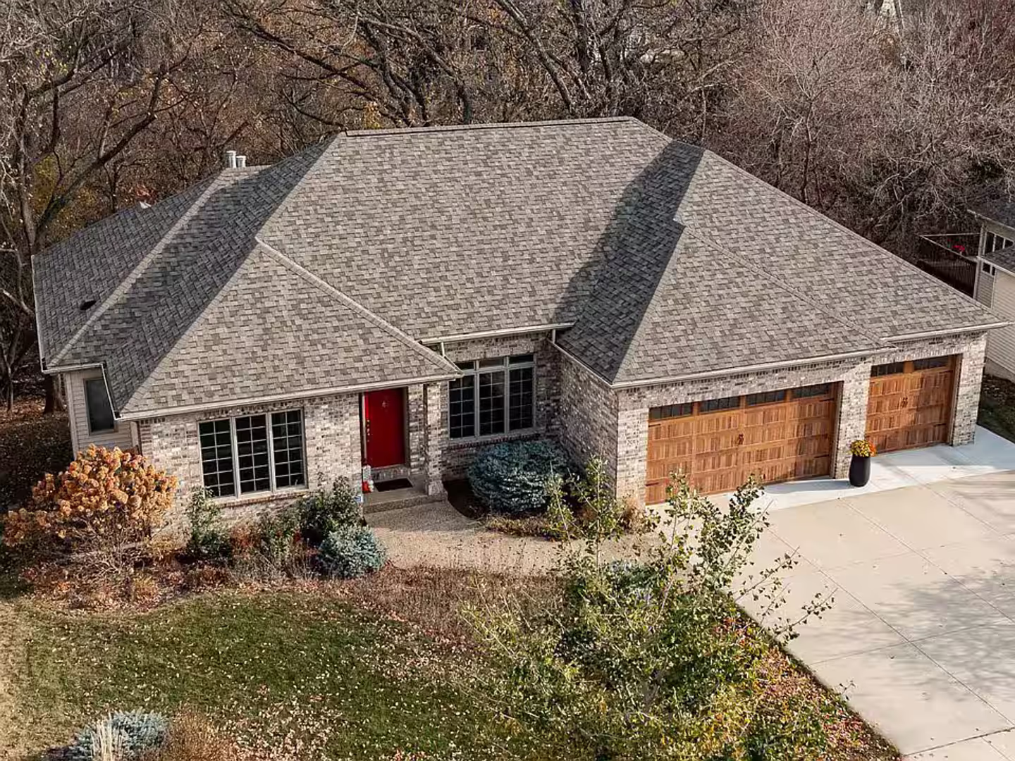 Rochester House: 2015 Glendale Hills drive NE