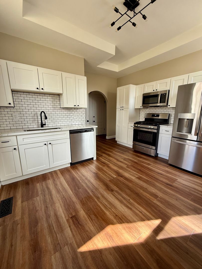 Cincinnati House: 415 Considine Ave