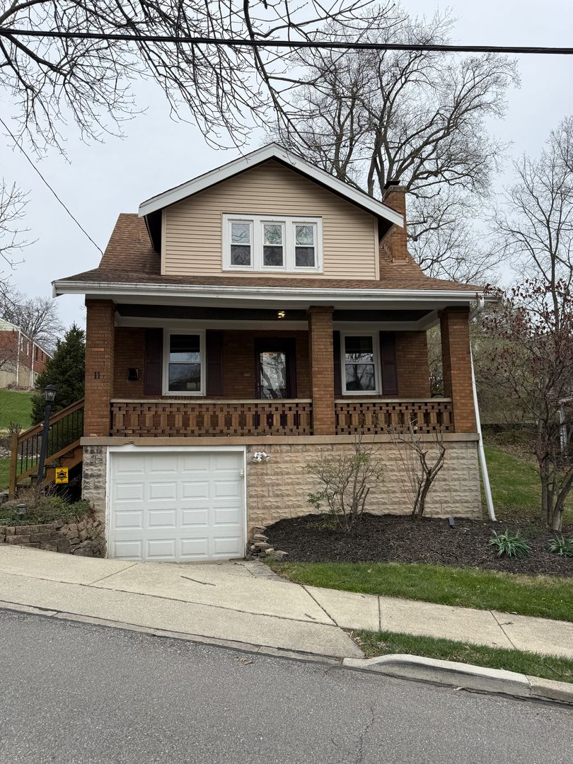 Ft. Thomas House: 11 Tower Hill Rd