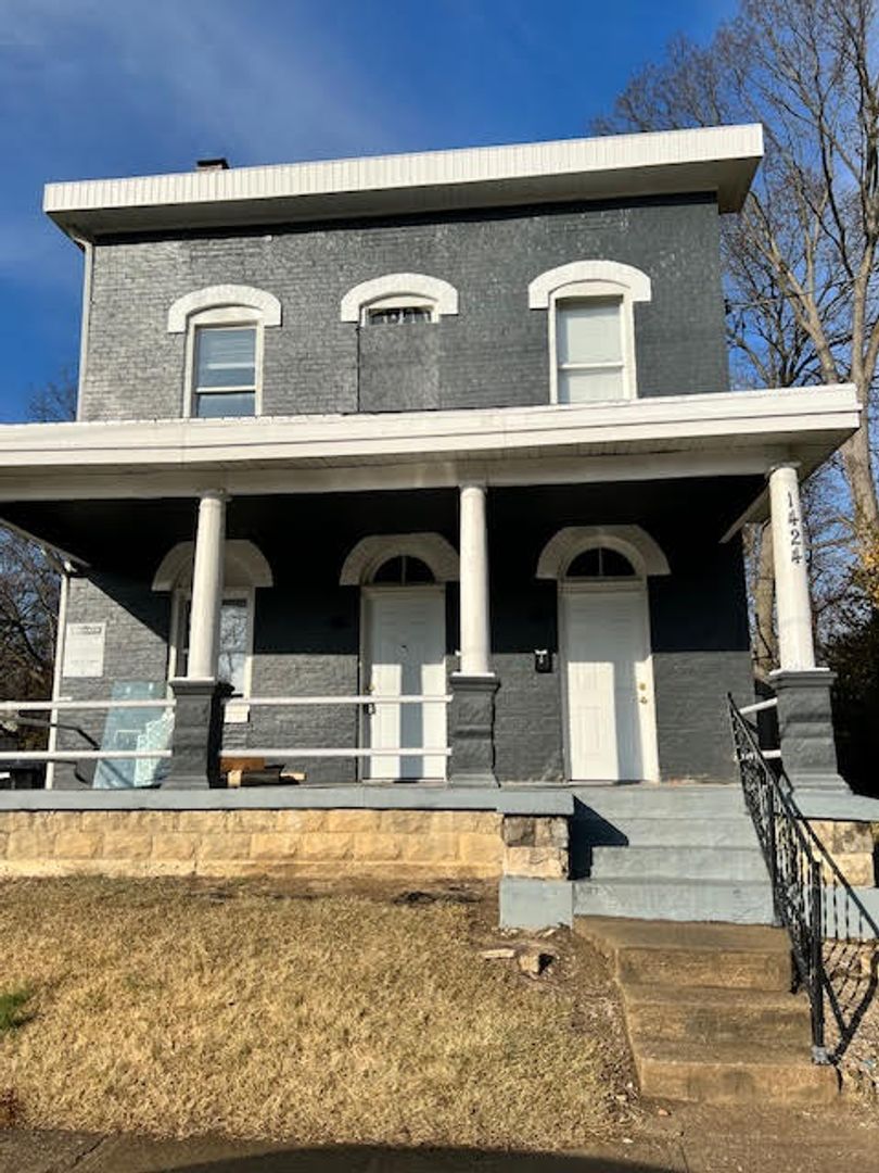 Cincinnati Apartment: 1424 California Ave