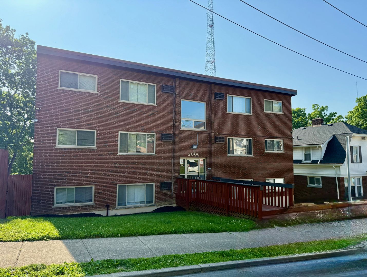 Cincinnati Apartment: 2006 Alvin St