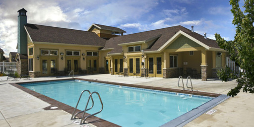 Quiet 3 Bedroom Townhome Available in Farmington!