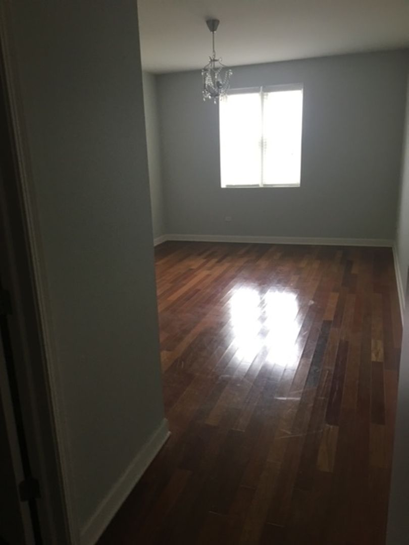 Mundelein Apartment: 300 Anthony Avenue