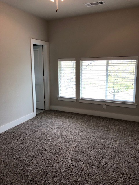 Denton Apartment: 1121 Bernard #102