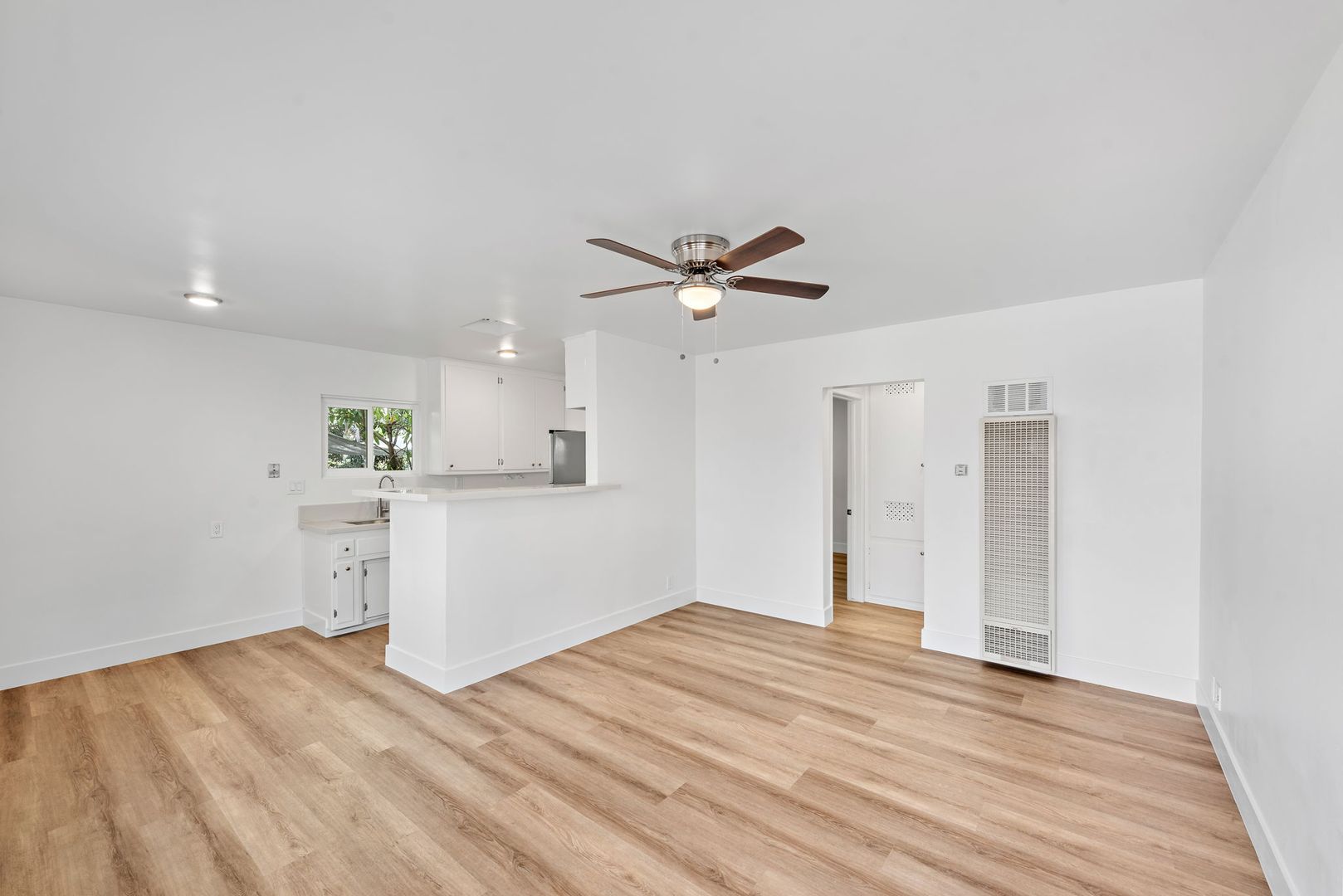 San Clemente Apartment: 105 Avenida Rosa