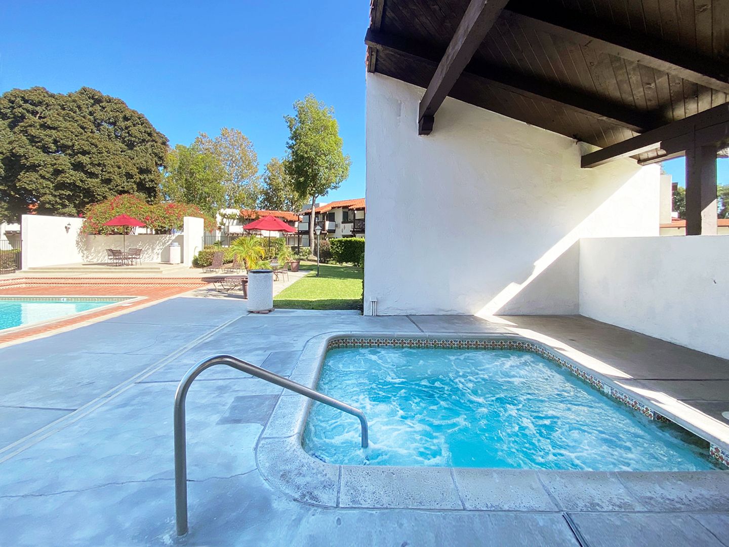 Pool at Tres Vidas Apartments (3 of 4)