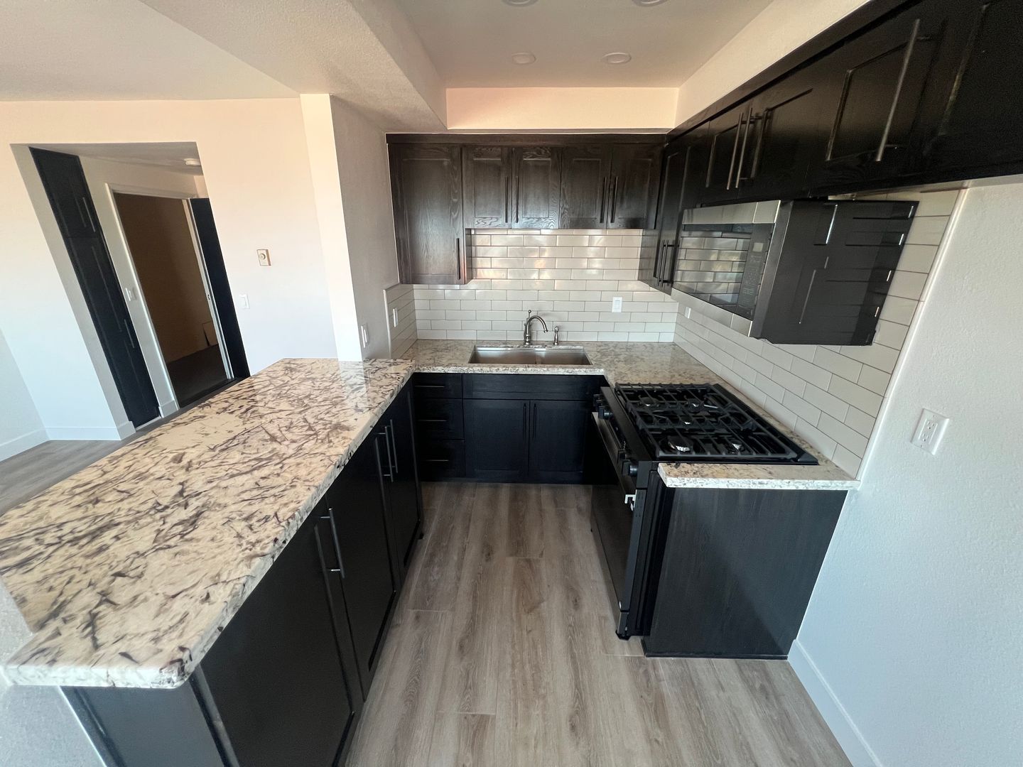 San Pedro Apartment: 970 West  19th Street