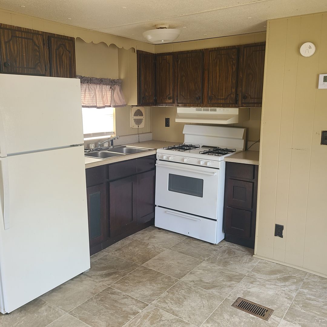 Millington Apartment: 8393 US-51