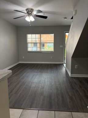 Lutz, FL 3 Bedroom Townhome | $1,650 + 1 Month FREE