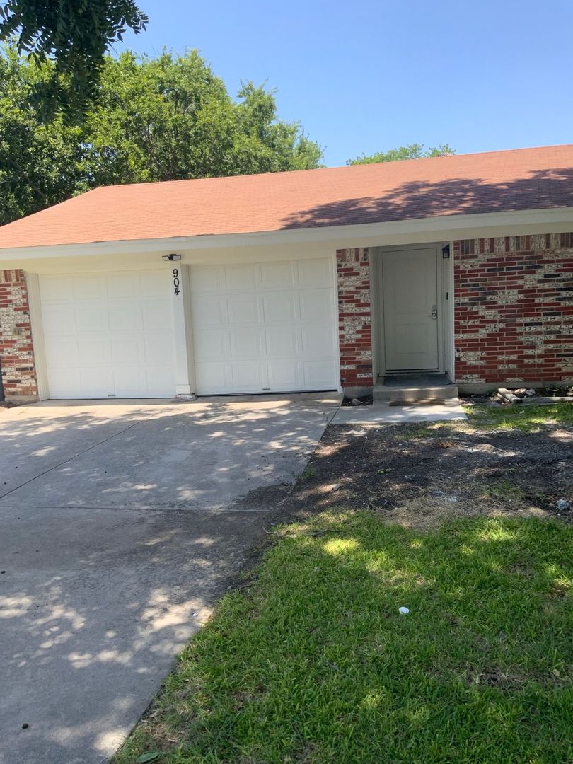 Copperas Cove House: 904 Sublett