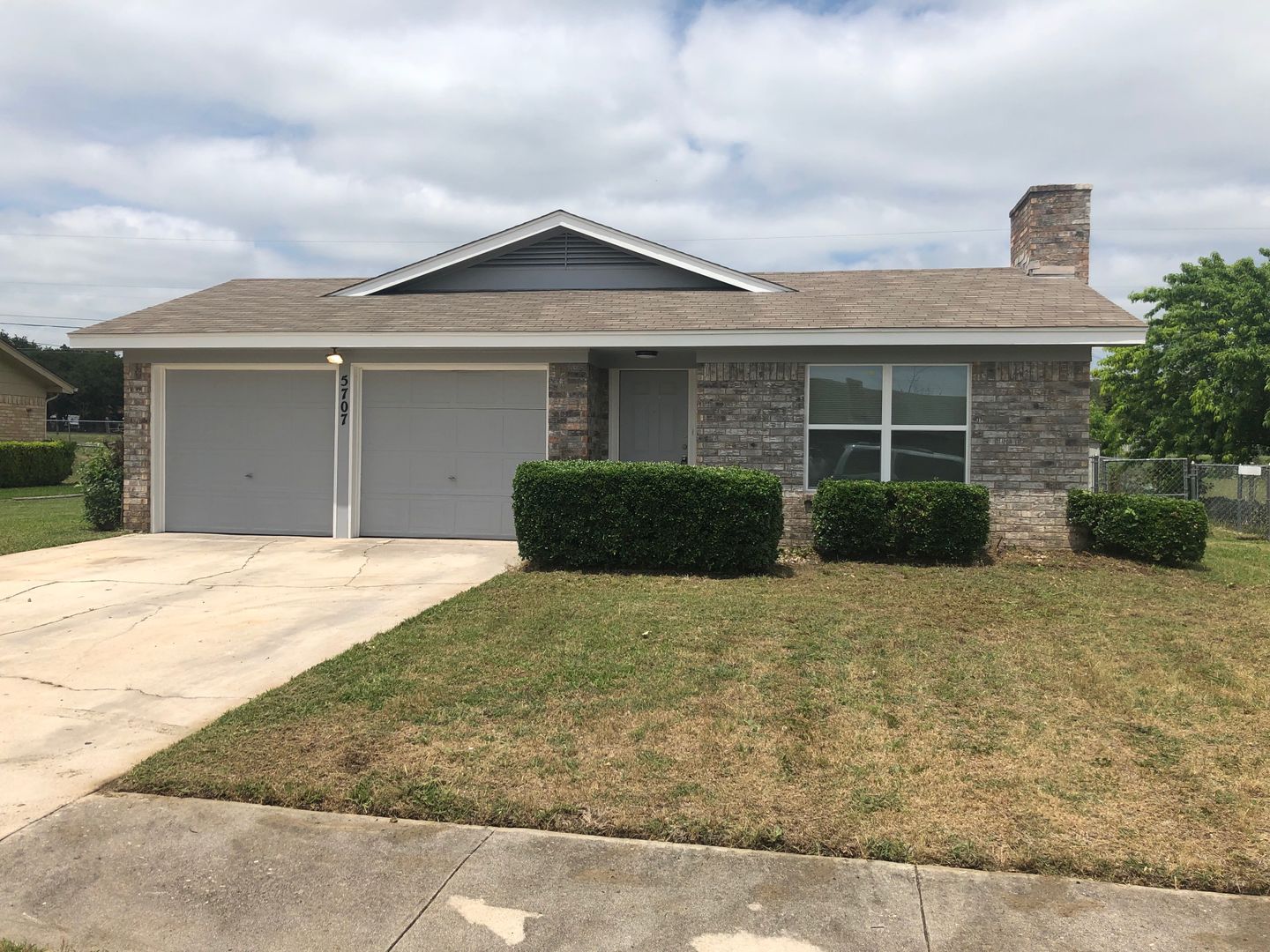 Killeen House: 5707 Dan Dr