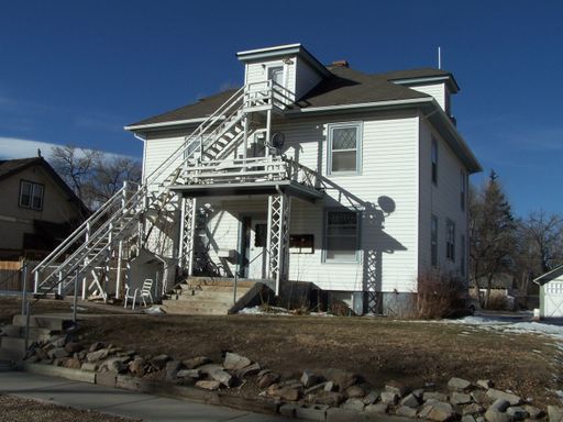 Cozy 1 bedroom apartment available NOW