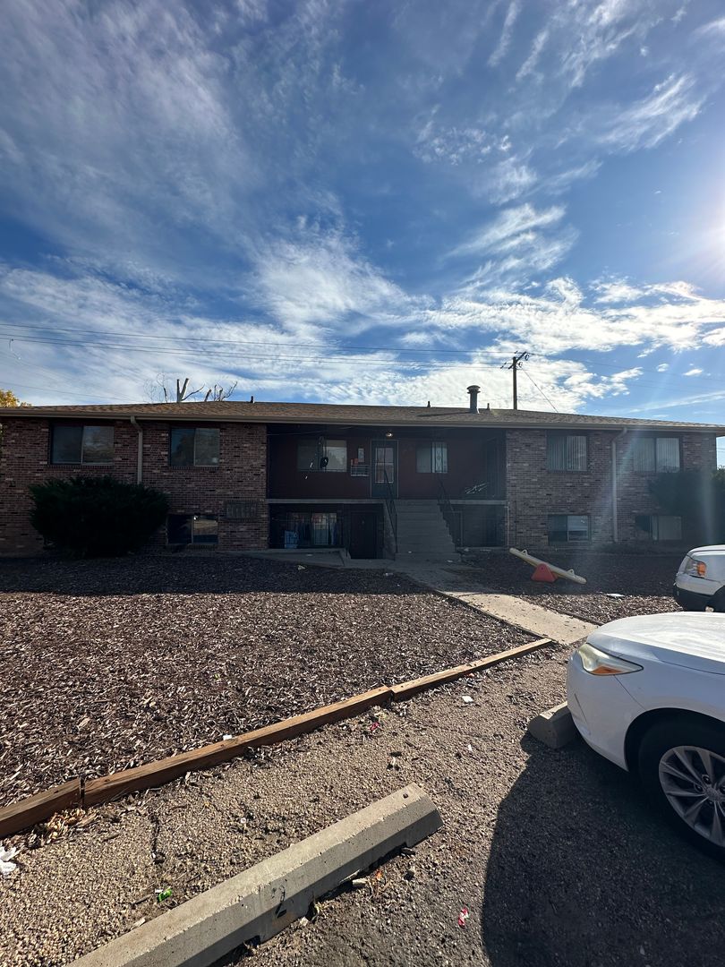 Evans Apartment: 2921  Skyline Drive