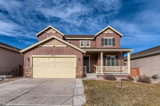 Beautiful 5 Bedroom Home Available NOW! – photo 1