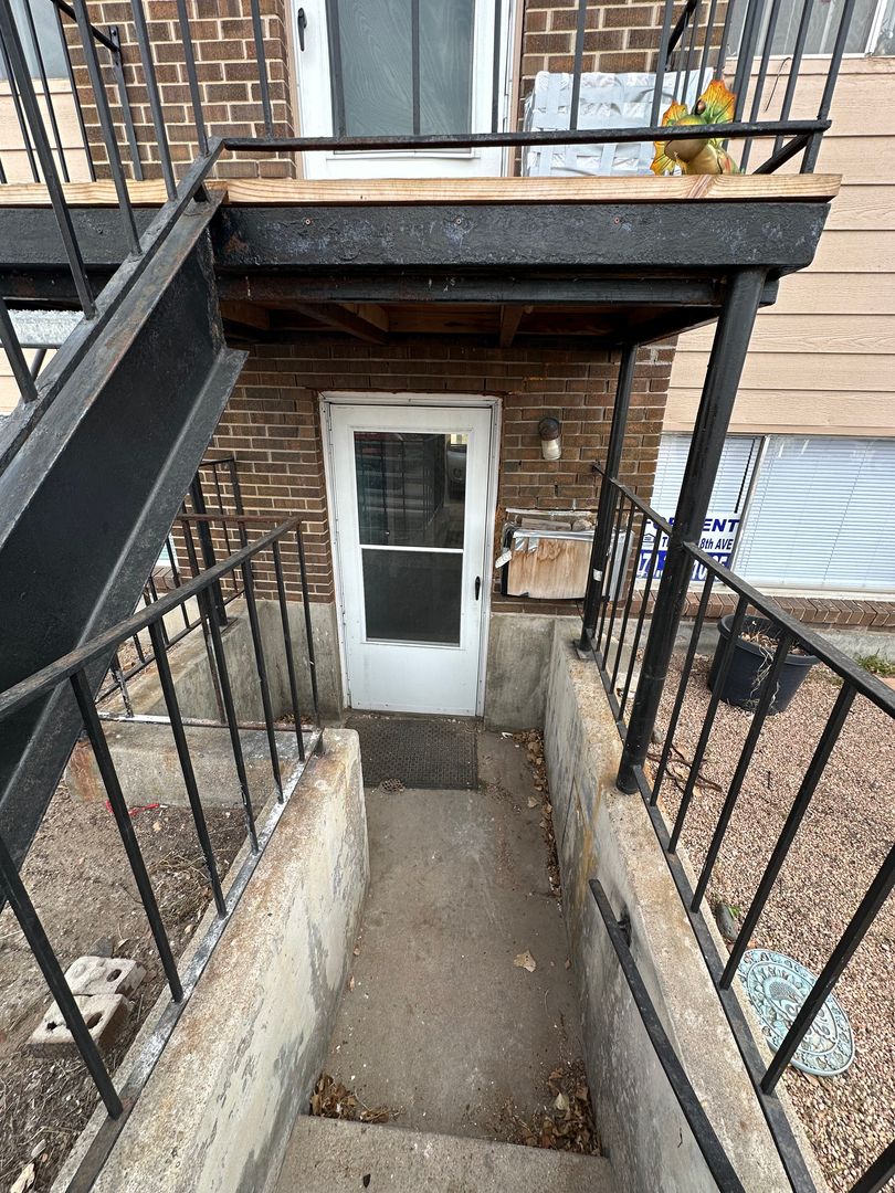 LaSalle Apartment: 300 W Union Avenue