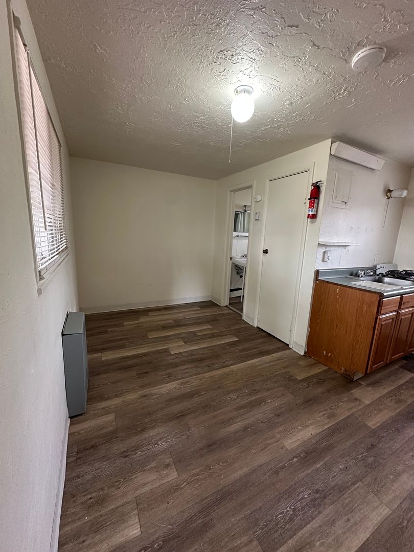 Greeley Apartment: 2131 8th Avenue