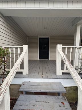 Charming 2 Bedroom Apartment in Winston-Salem – $1,075/month – photo 1