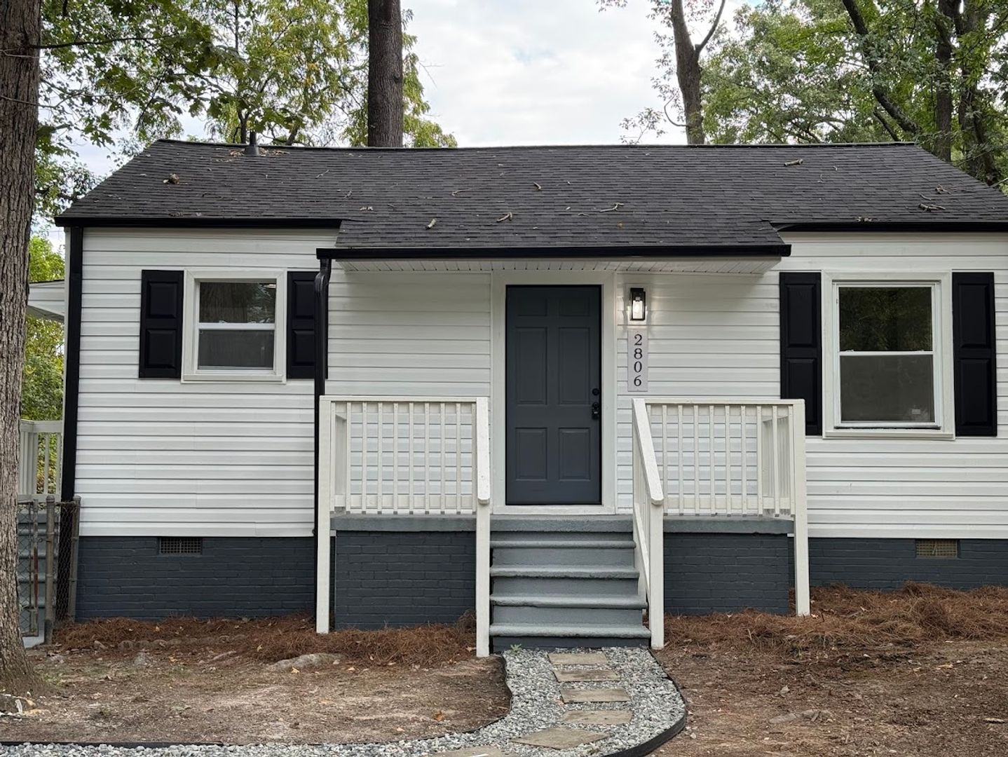 Greensboro House: 2806 Robin Hood Dr