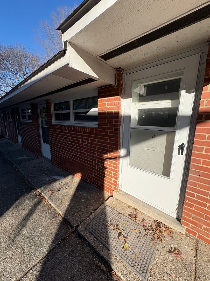 Greensboro Apartment: 717 Chestnut St.