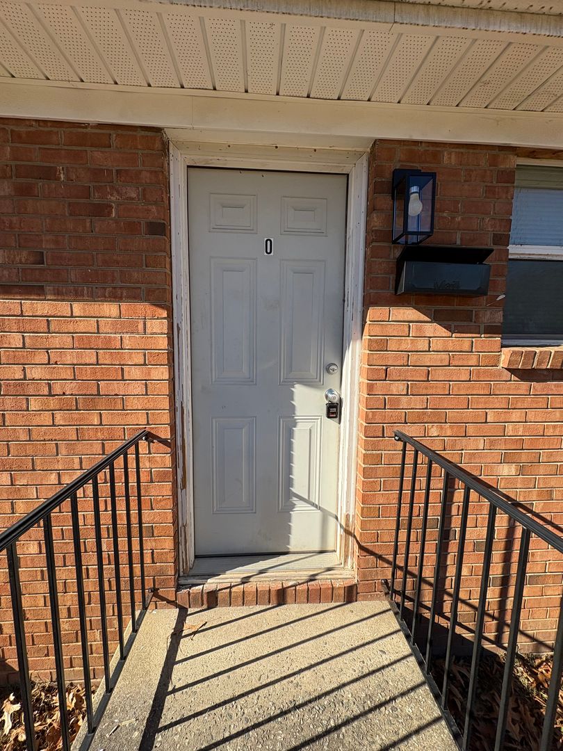 Greensboro Apartment: 803 Oak St.