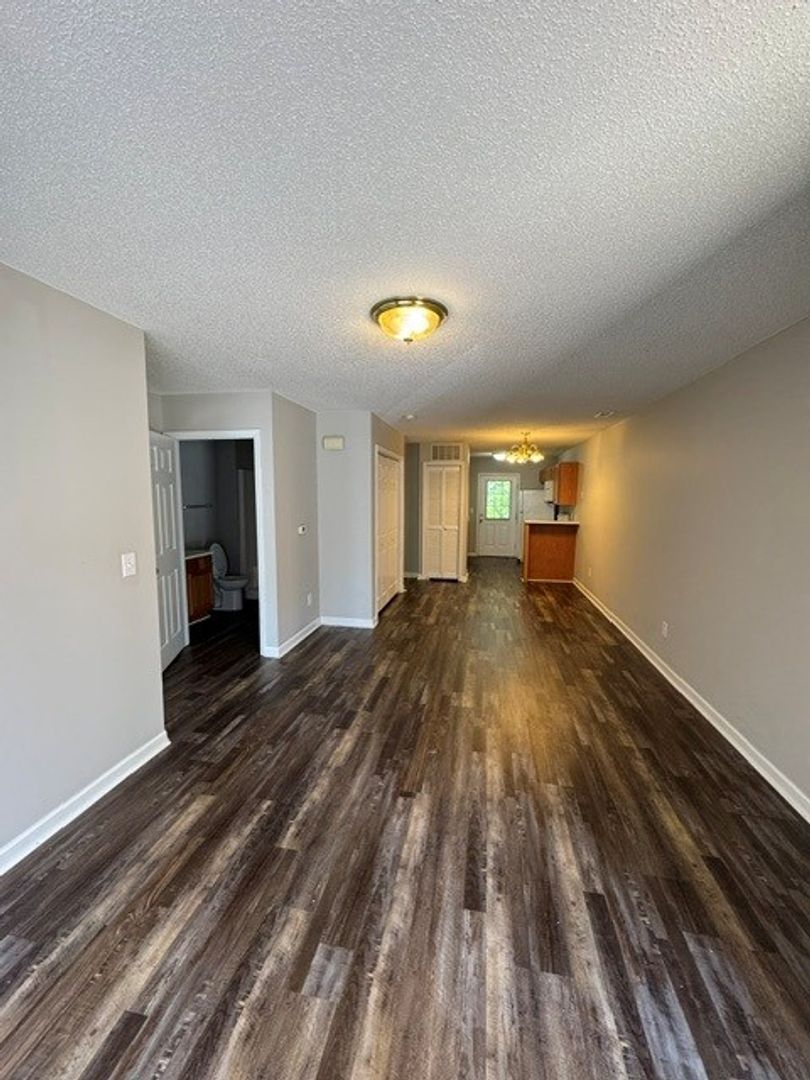 819 -1A Belmont Dr - AK 3 of 12