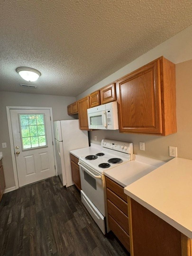 819 -1A Belmont Dr - AK 5 of 12