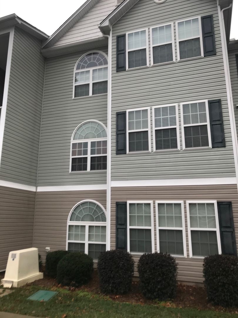 Greensboro Condo: 4705 Pennoak Ln