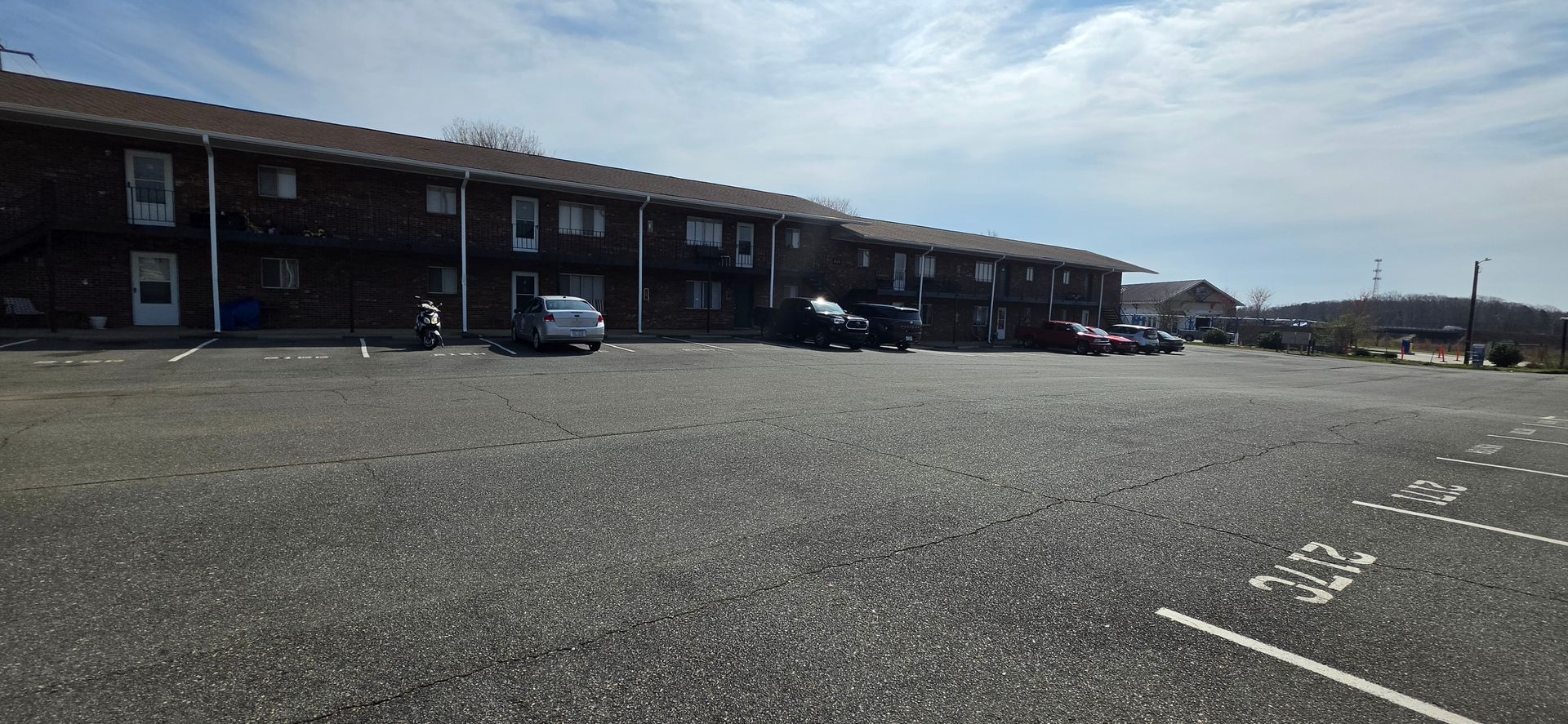 King Apartment: 215 - 217 Ingram Drive