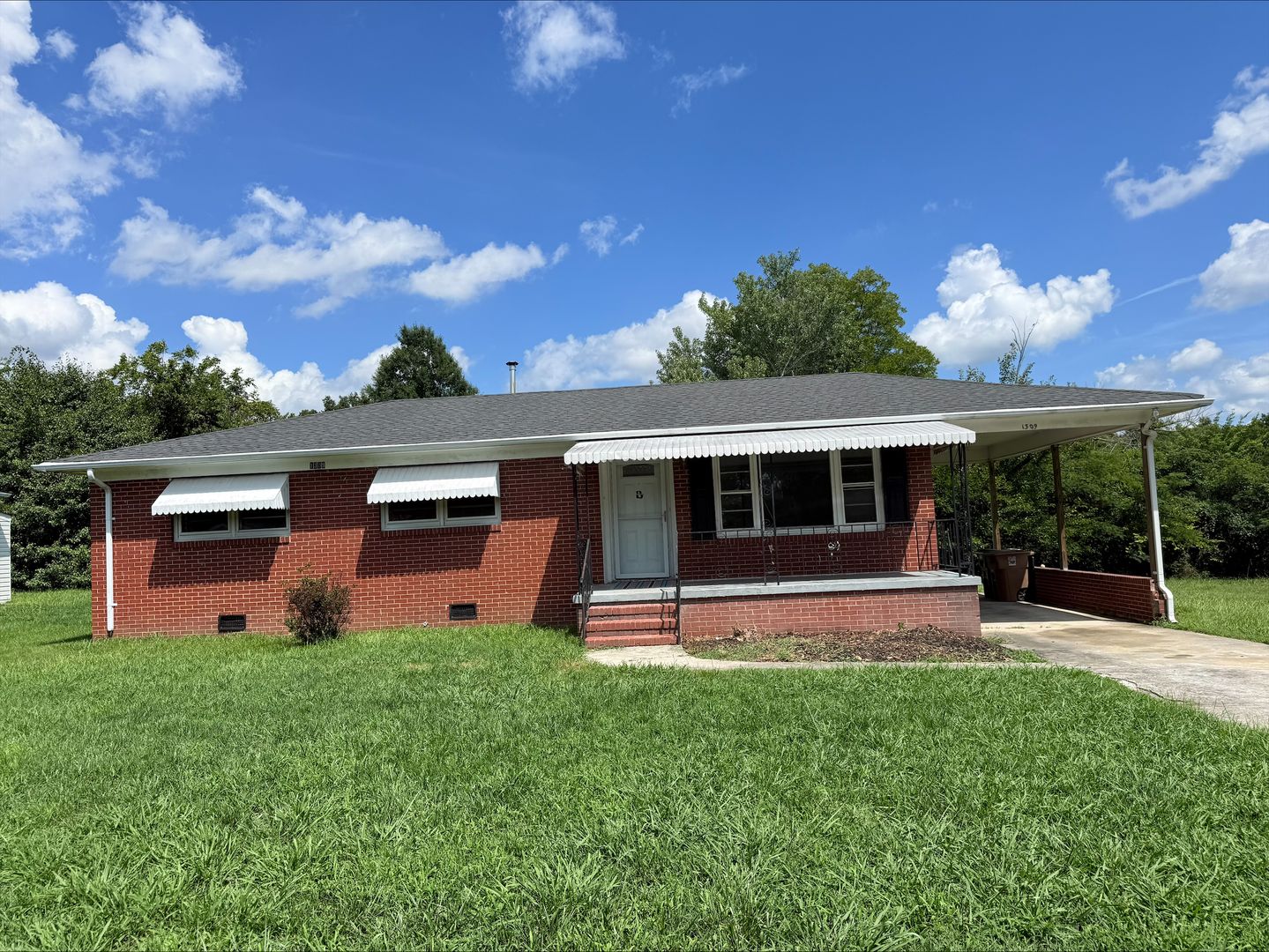 Greensboro House: 1309 Ardmore Dr