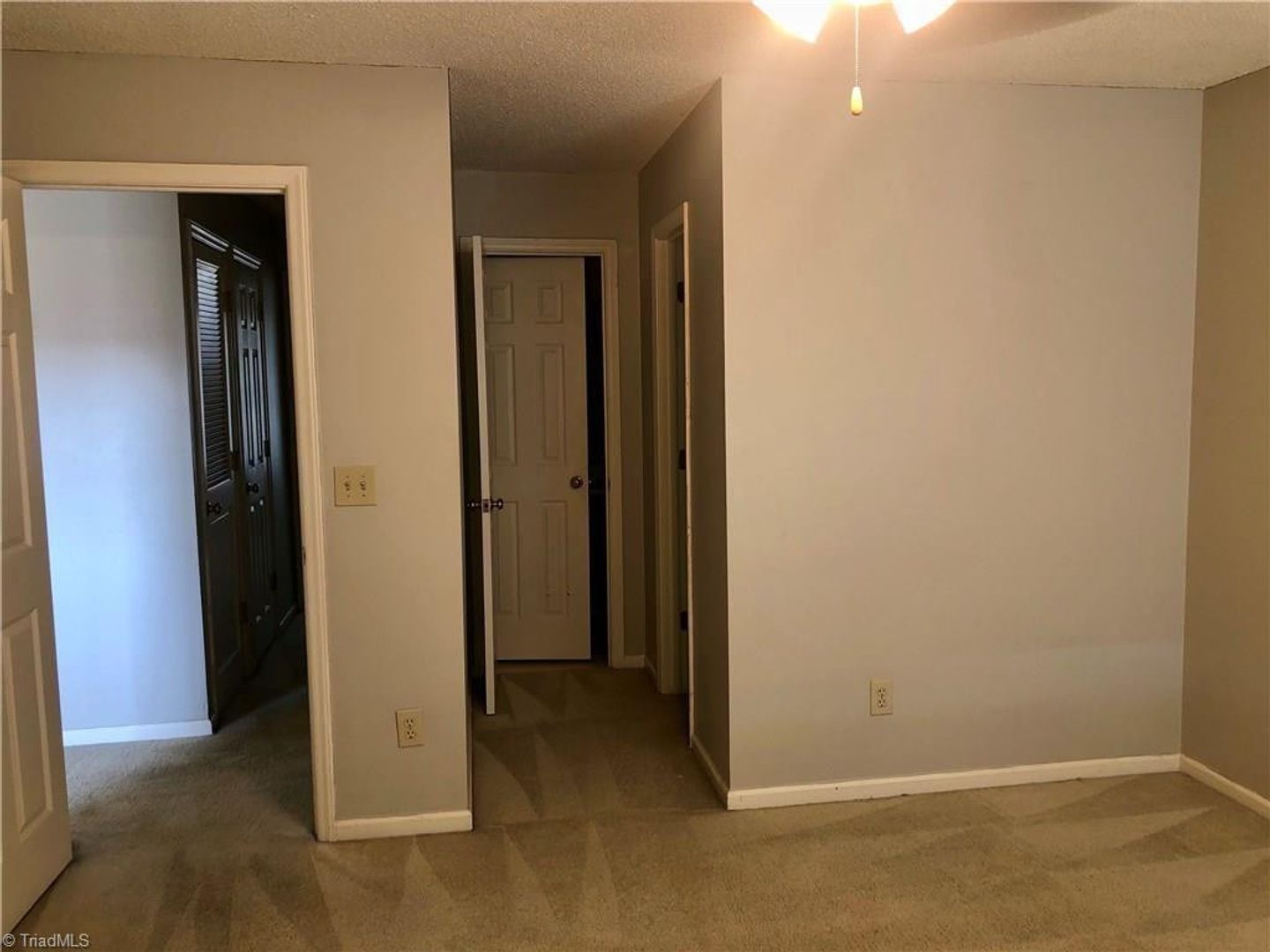 Trinity House: 214 English Ct