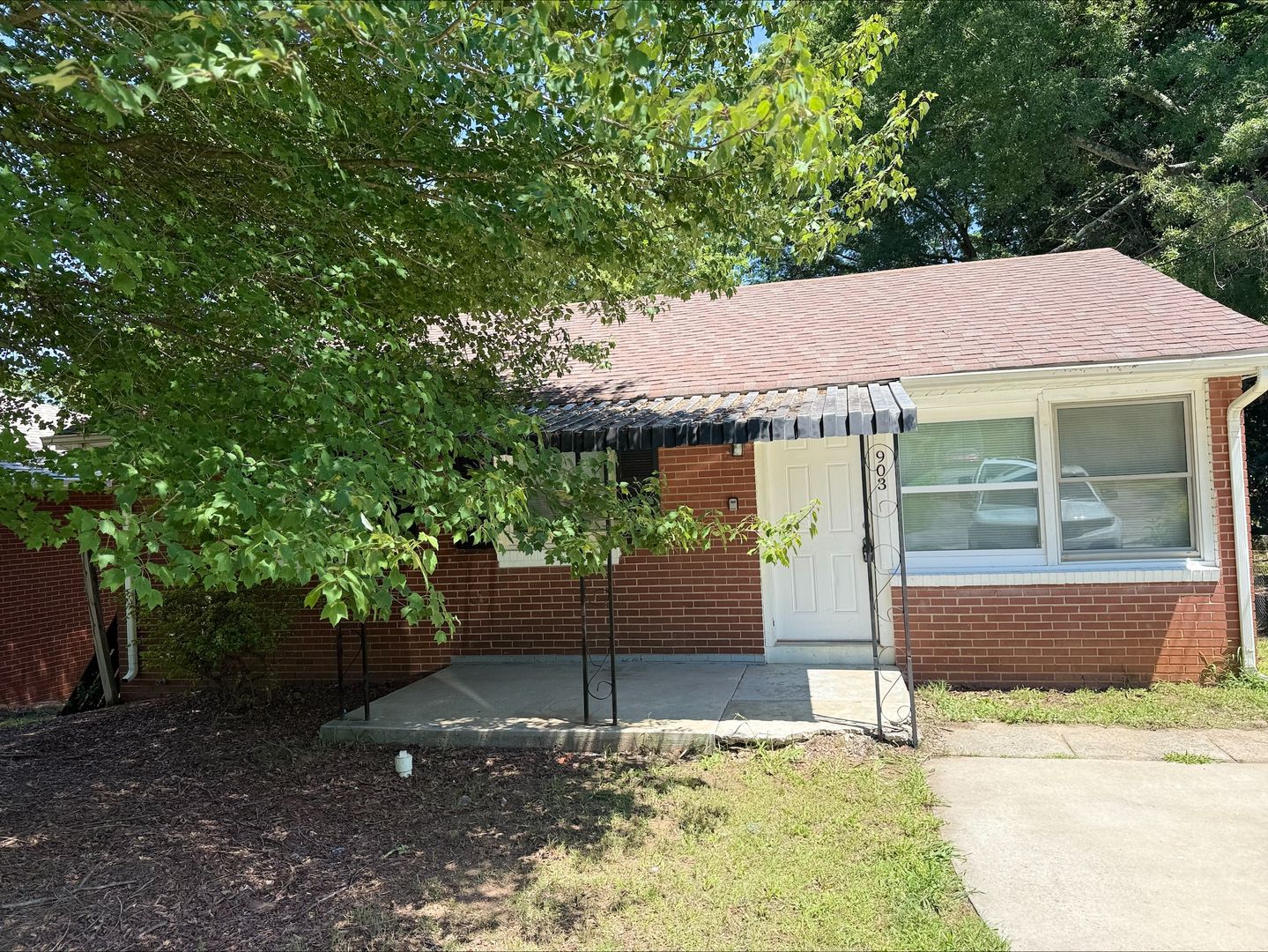 High Point House: 903 Richland Street