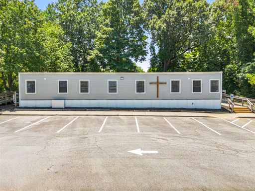 Greensboro Office Building on Hilltop Road - Stand Alone, Great Value! – photo 1