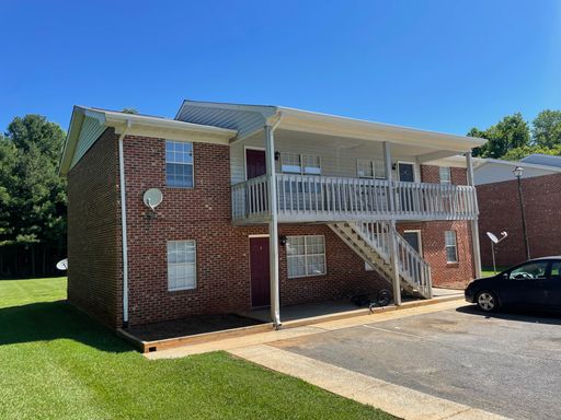 2 Bed 1 Bath Apartment Ready Now! $900 Rent $900 Deposit – photo 1