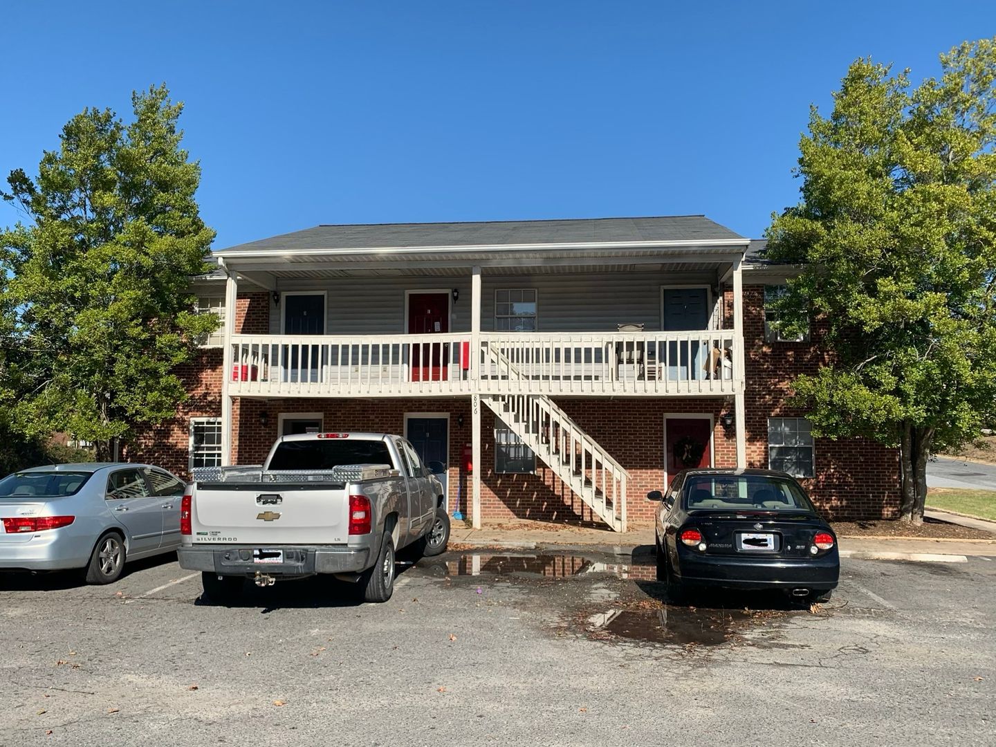 ASHEBORO Apartment: 732-740-806-818 HAMMER AVE.
