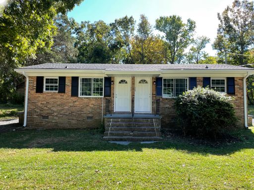 1 Bed, 1 Bath Duplex $800 Month, $800 Deposit! – photo 1