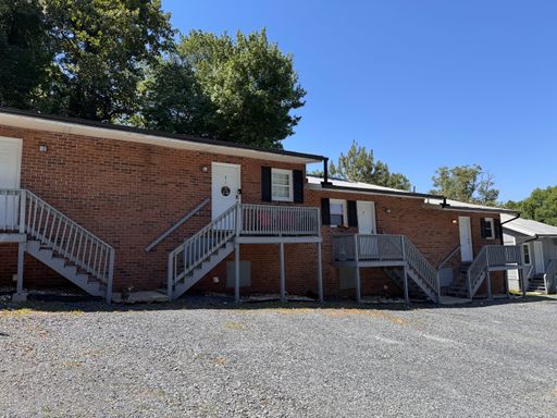 2 bed, 1 bath apartment! – photo 1