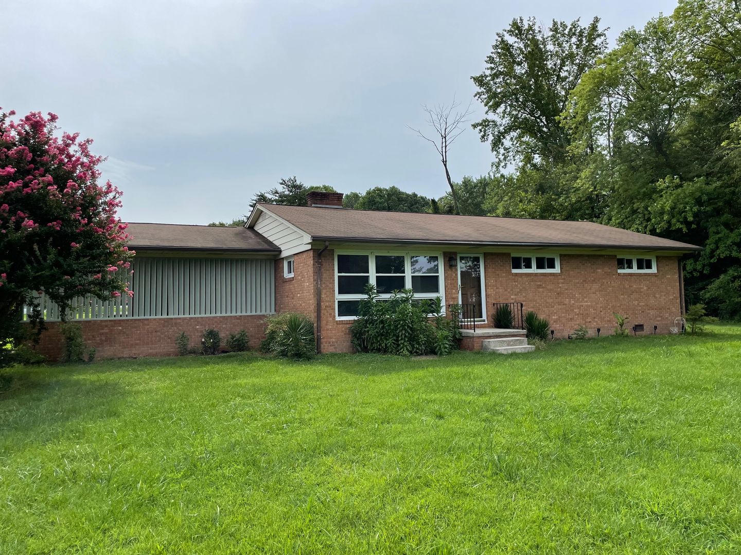GREENSBORO House: 2533 E. WOODLYN WAY