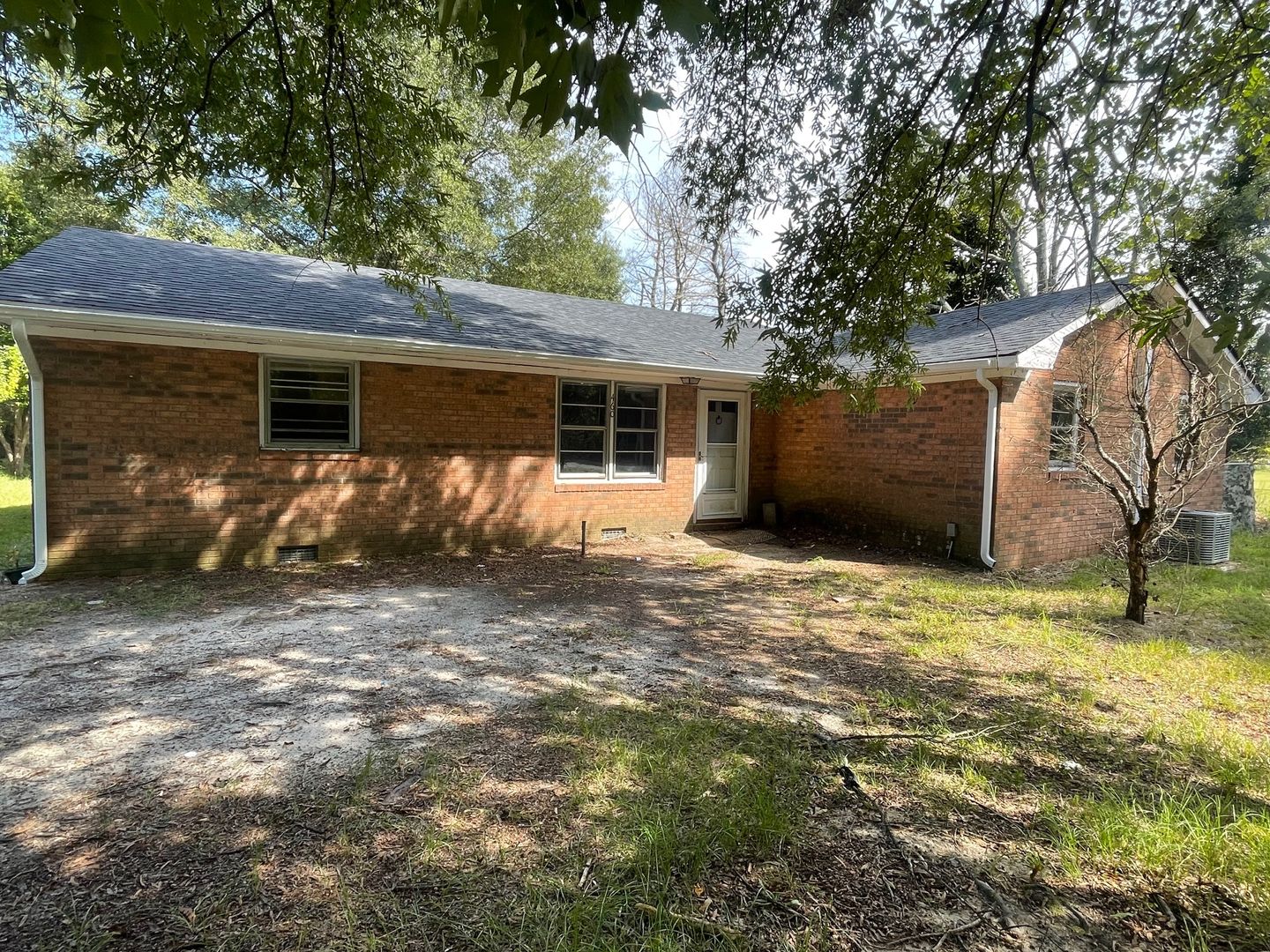 4 BED, 2 BATH LOCATED IN BISCOE!