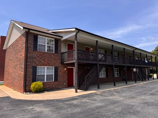 1 BDRM 1 BA APARTMENT IN GREAT LOCATION