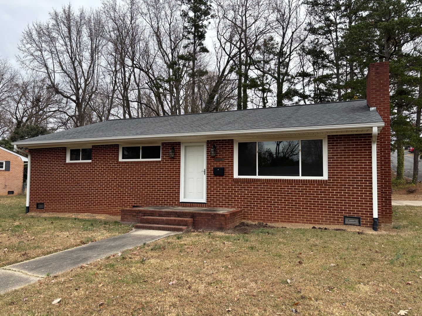 ASHEBORO House: 1133 OAKDALE ST