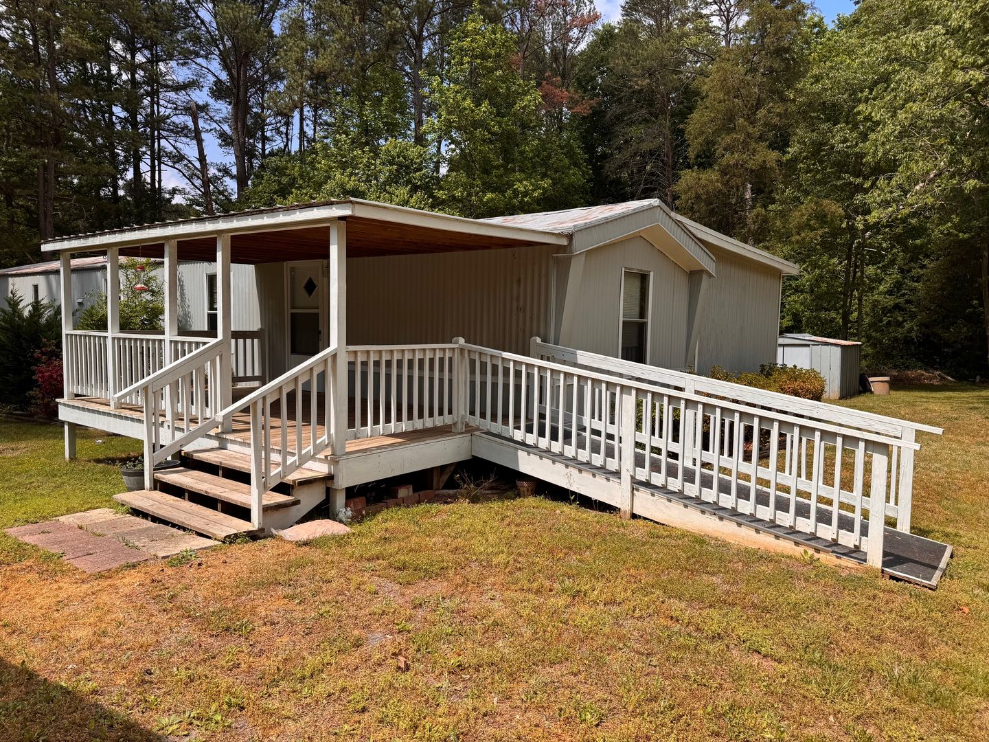 ASHEBORO House: 2289 SOUTH LAKE DR
