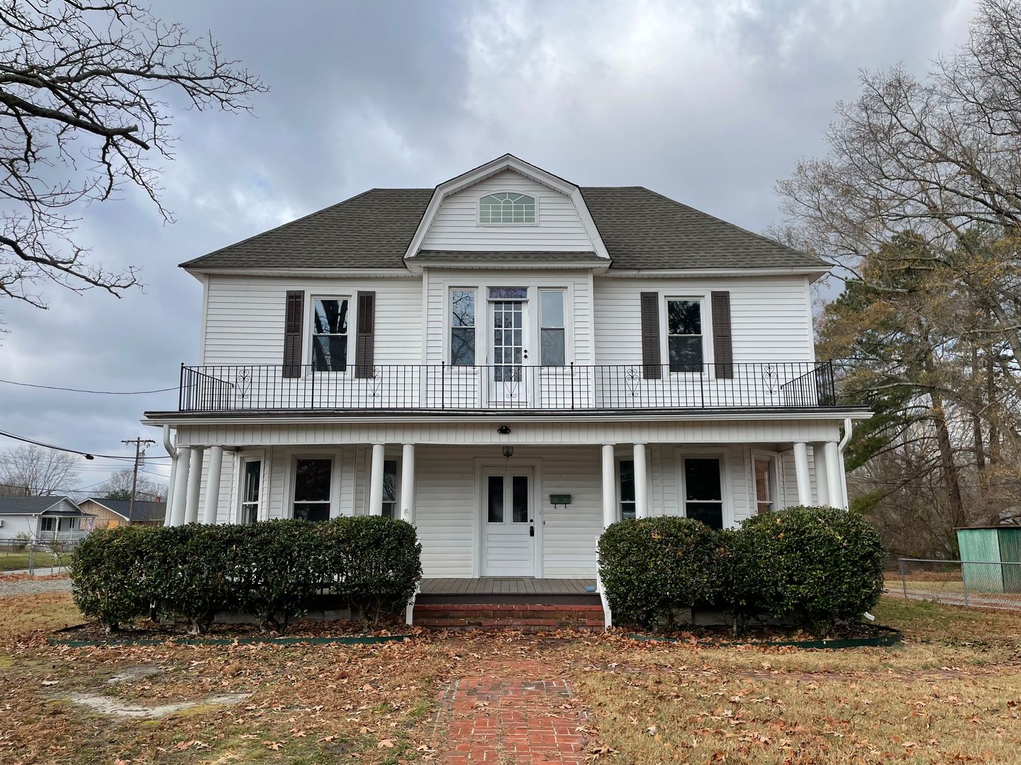THOMASVILLE House: 300 COX AVE