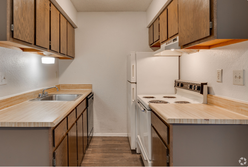 Renovated First Floor One Bedroom Apartment Home