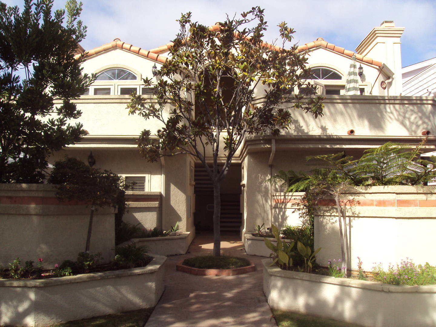 Coronado Condo: 444 E Avenue #C