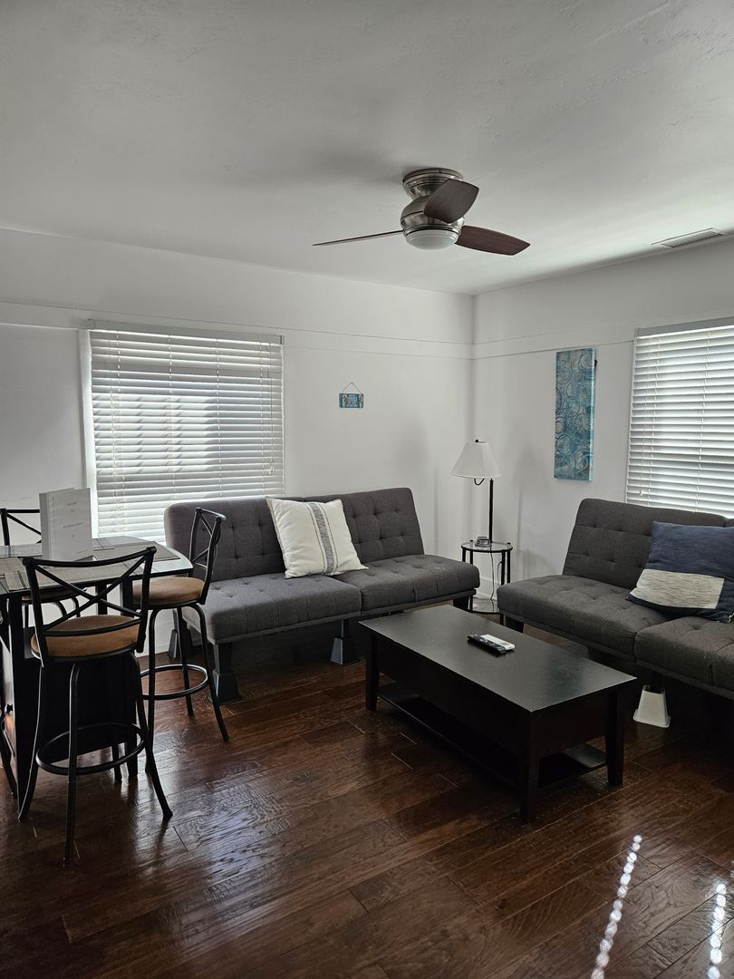 Coronado Apartment: 181 Orange Avenue