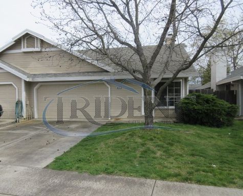 3 bedroom, 2 bath duplex – photo 1