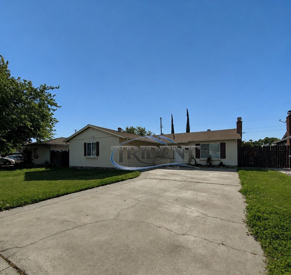 Marysville House: 2404 Edwards St.