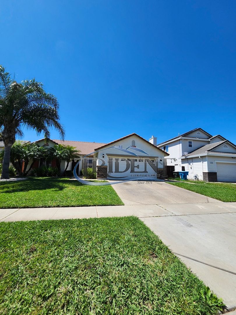 Marysville House: 1715 Shoreline Drive