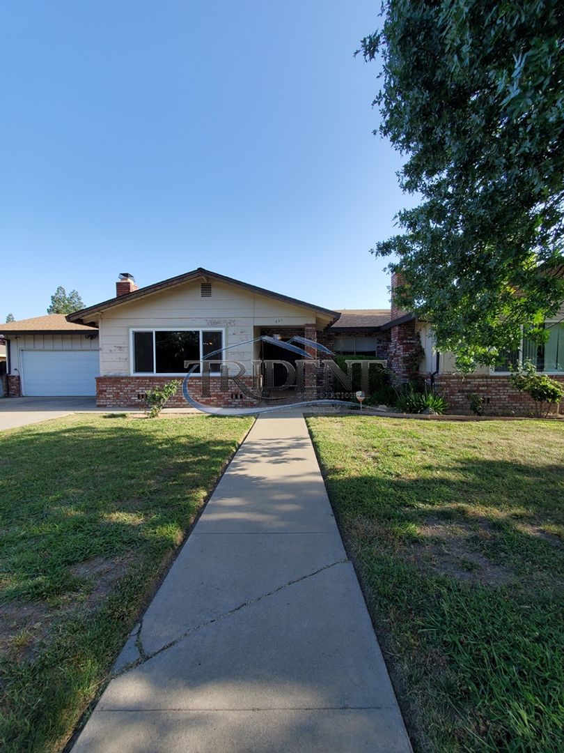 Marysville Apartment: 231 E.18th St/1806 Sampson